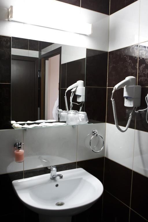 Hotel Bulevard Oradea Zimmer foto
